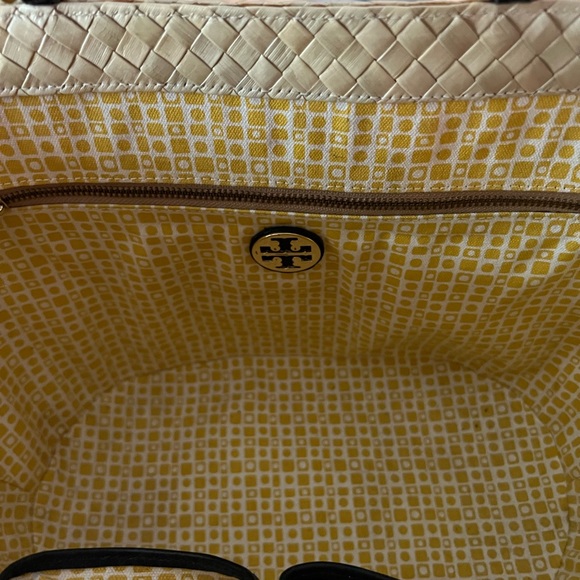 Tory Burch Pom Pom Beach Bucket - Gold Tote - Picture 12 of 14